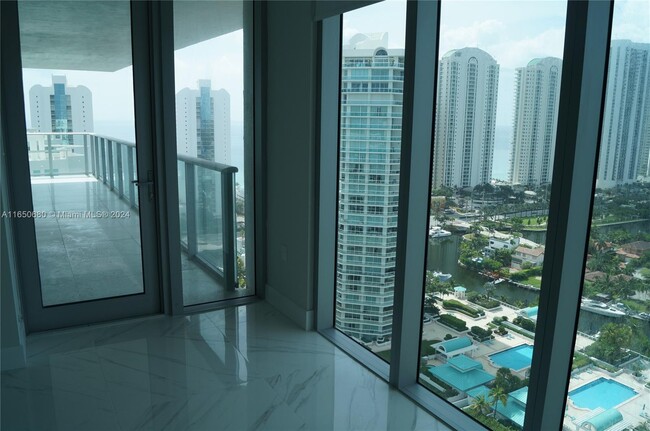 Building Photo - 300 Sunny Isles Blvd