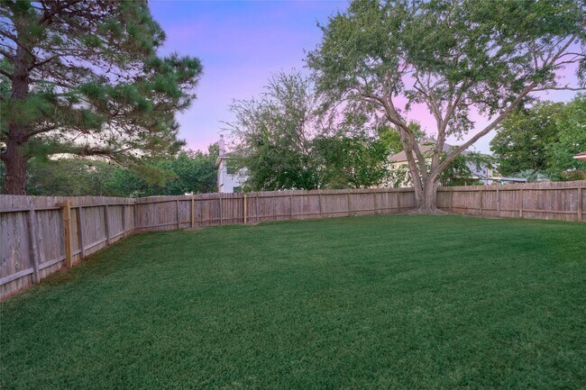 Building Photo - 3501 Buckingham Ln