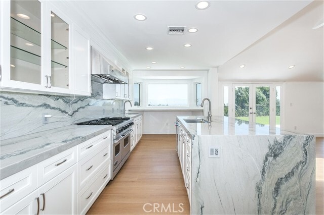 Building Photo - 16973 Strawberry Dr