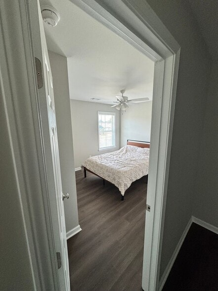 Building Photo - 1290 Providence Ln