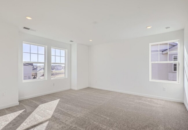 Building Photo - ALMOST BRAND NEW 4bd Reunion Ridge Gem!