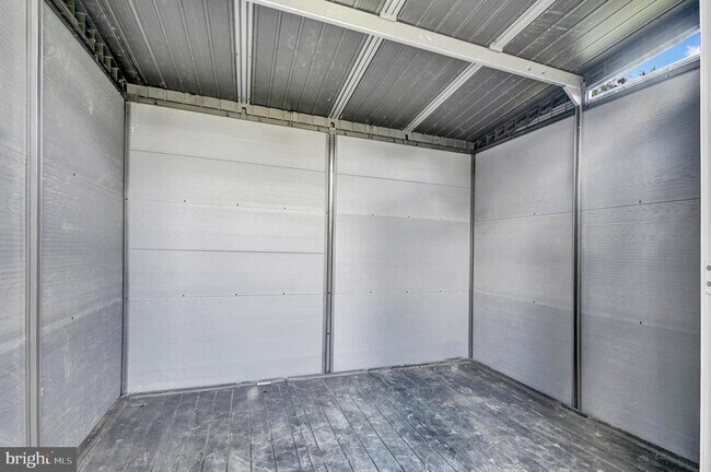 Building Photo - 10228 Farnham Dr