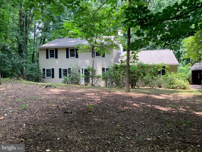 Building Photo - 413 Fruit Farm Rd