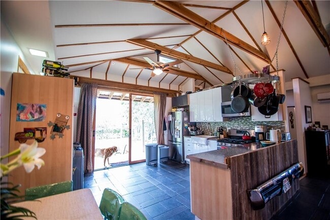 Building Photo - 2713 Sweeney Ln