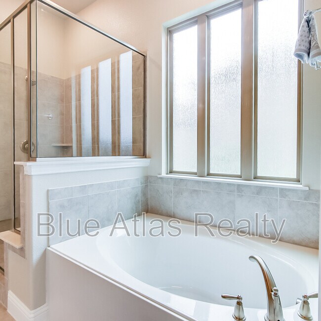 Building Photo - 4001 Bear Creek Ct