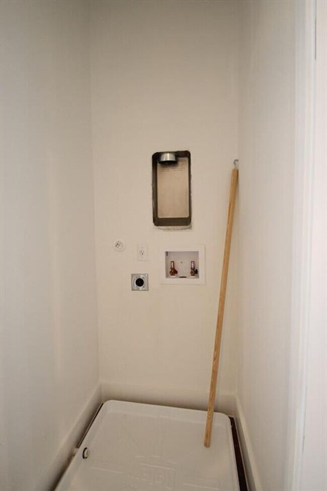 Building Photo - 505 Tillery St