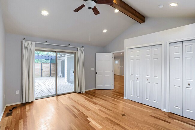 Building Photo - 15050 SW 141st Ave