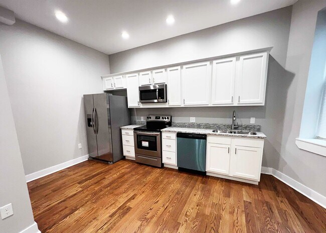 Building Photo - 3216 Bishop St