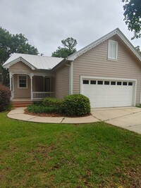 Building Photo - Beautiful 2 Bedroom/2 Bath
