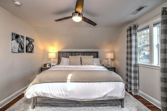 Building Photo - 40 Hazelwood Ave