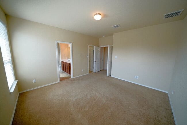 Building Photo - Beautiful home now available in the coveted Riata subdivision of Schertz, TX! Realtor Commission:...