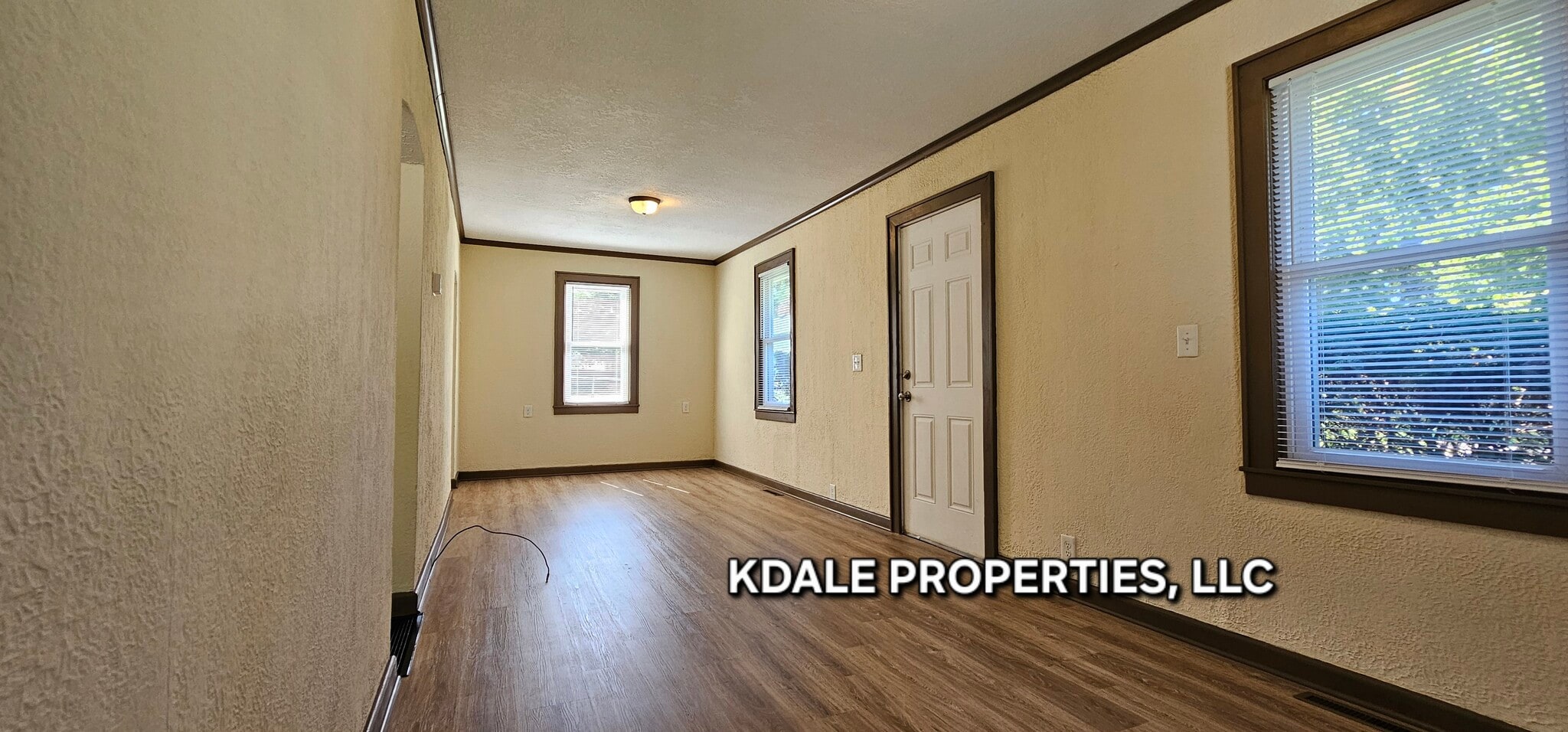 Building Photo - 9625 E 32 St S