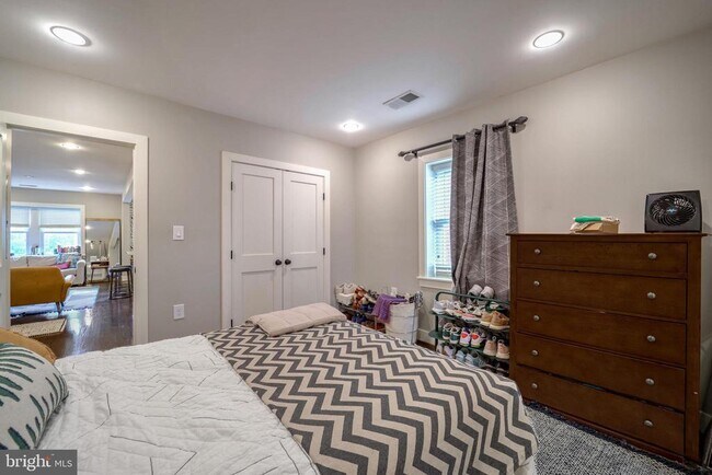 Building Photo - 1239 Simms Pl NE
