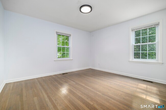 Building Photo - 34 Pine Hill Ave