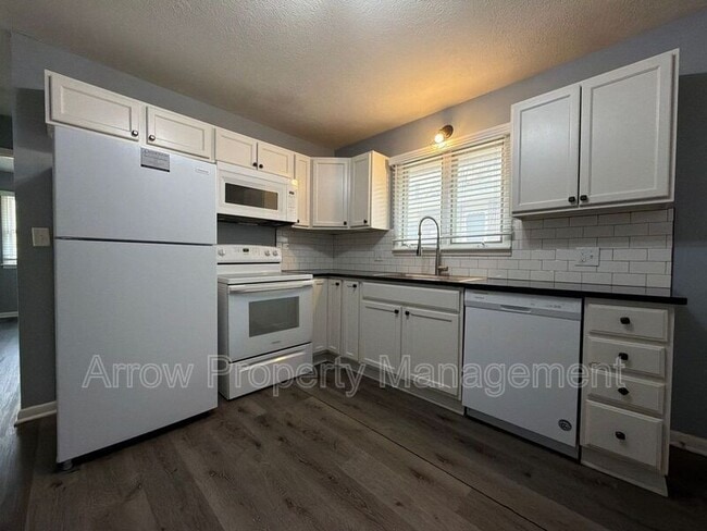 Building Photo - 800 S 38th St