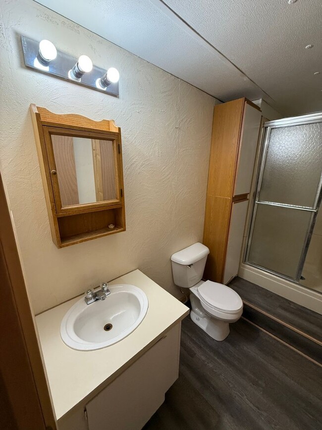 Building Photo - 3 Bed 2 Bath Updated Mobile Home with Fenc...