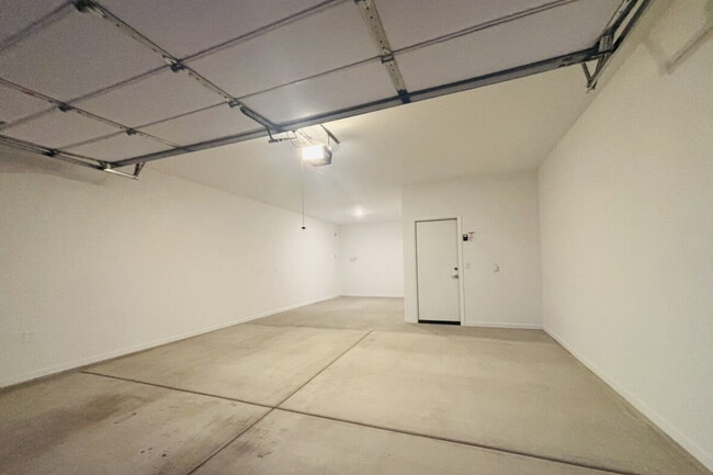 Building Photo - "Charming 3-Bedroom in Sahuarita - Spaciou...