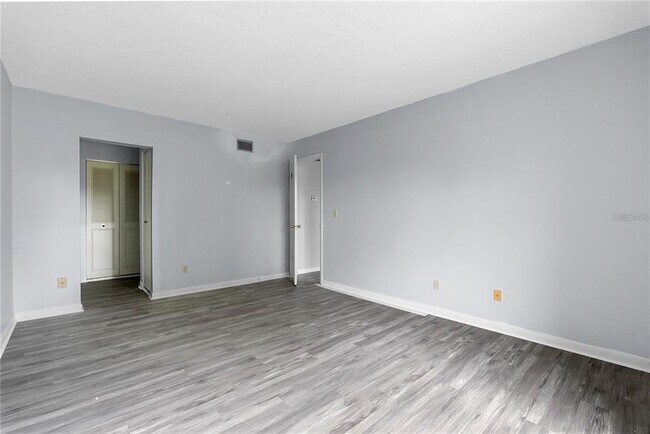 Building Photo - 8203 Sun Spring Cir