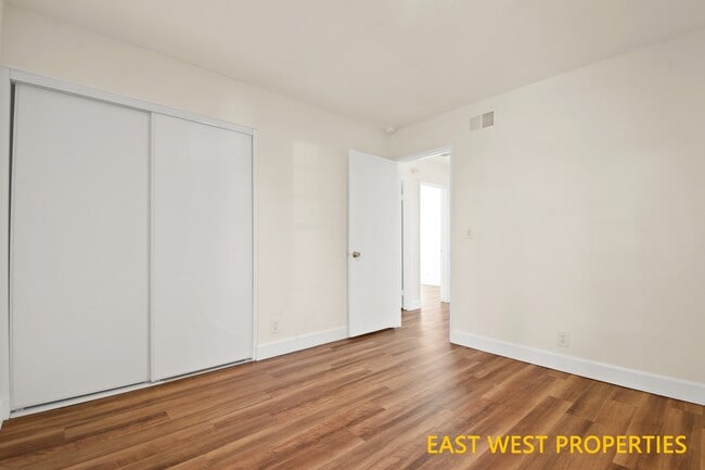 Building Photo - 5012 Greencap Ave