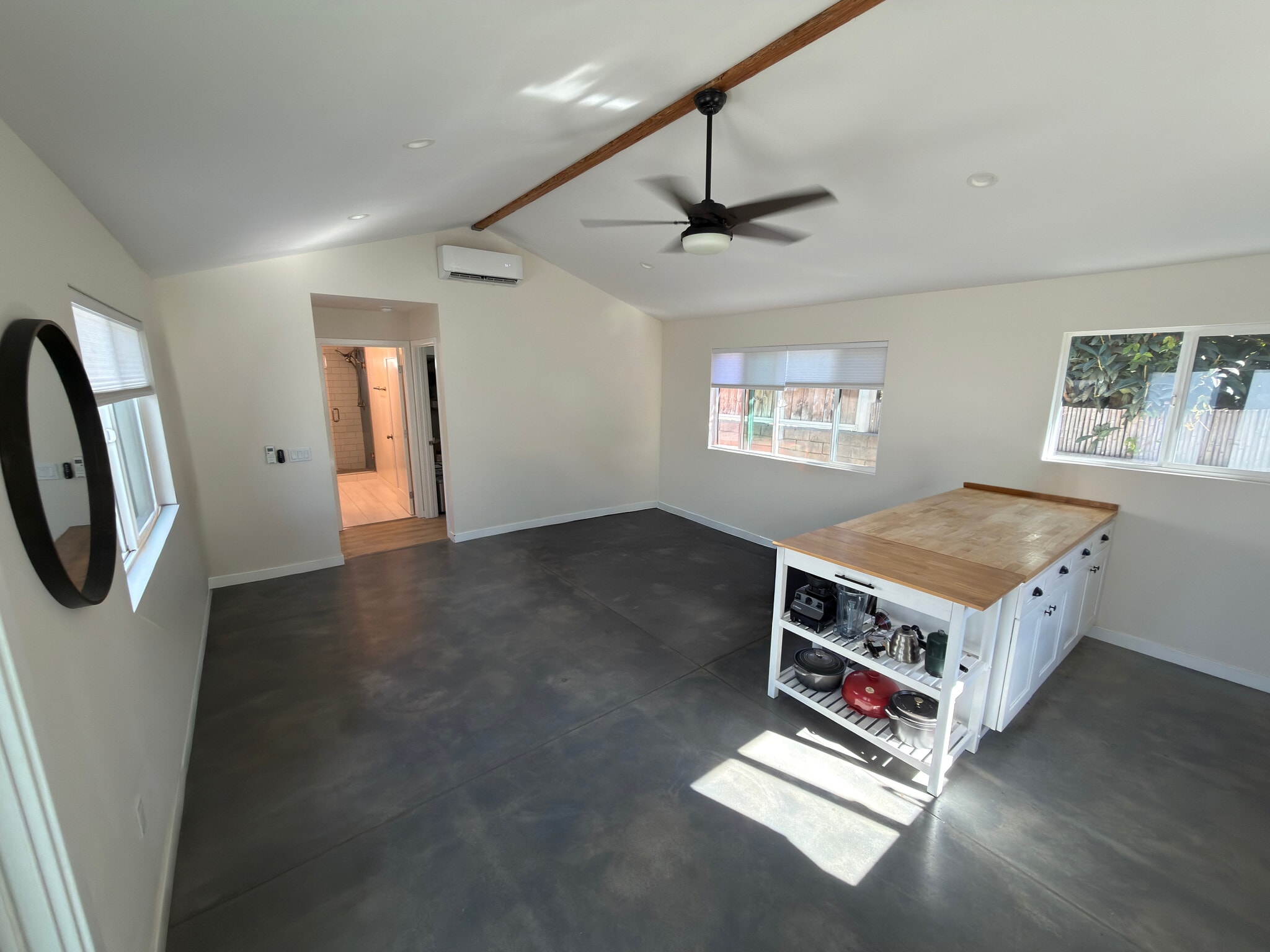 Building Photo - 240 W Cedar Ave