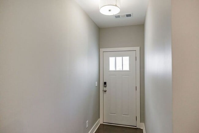 Building Photo - 38 Auburn Wds Dr