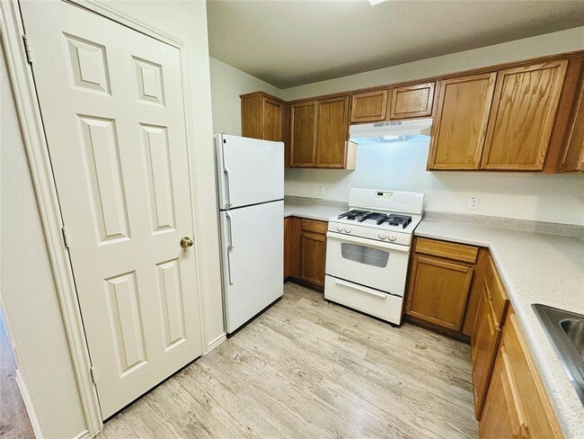 Building Photo - 804 Palo Duro Dr