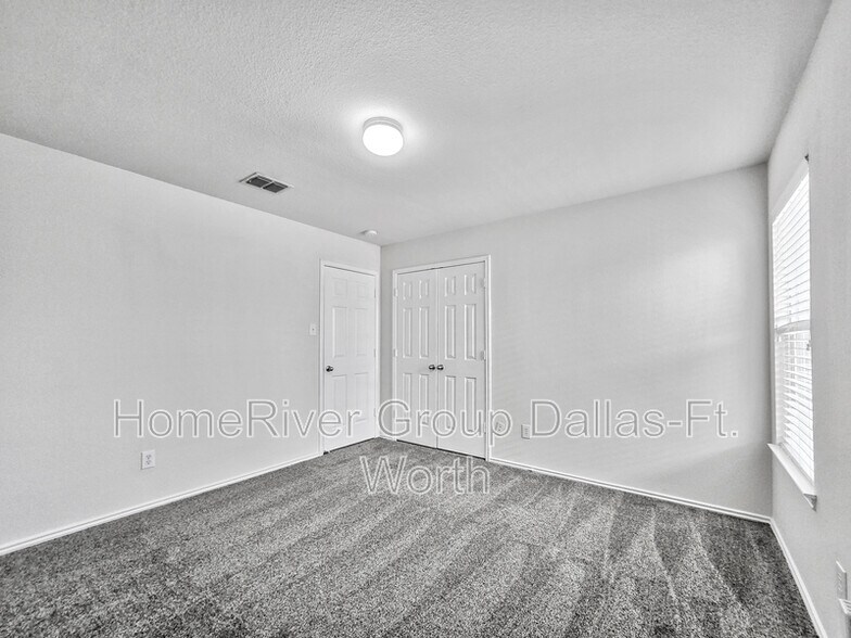 Building Photo - 4012 Country Ln