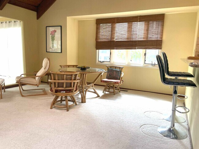 Building Photo - Short term 4-8 mo.  rental-Lake view 3 bedroom, 3 bath plus office in Lake Wildwood, Penn Valley, CA