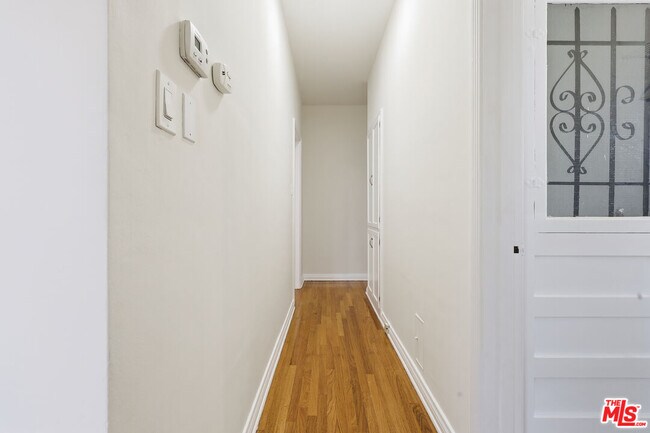 Building Photo - 111 N Harper Ave