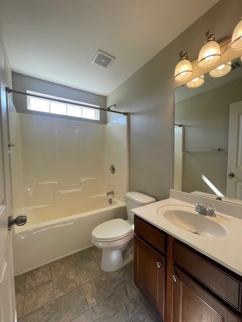 Building Photo - Beautiful Simpsonville Home