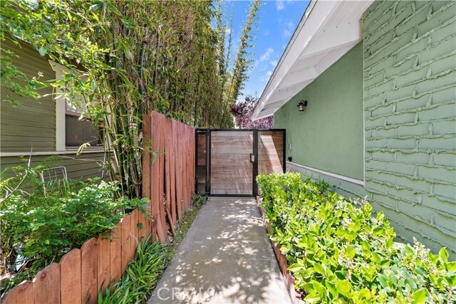 Building Photo - 329 Orizaba Ave