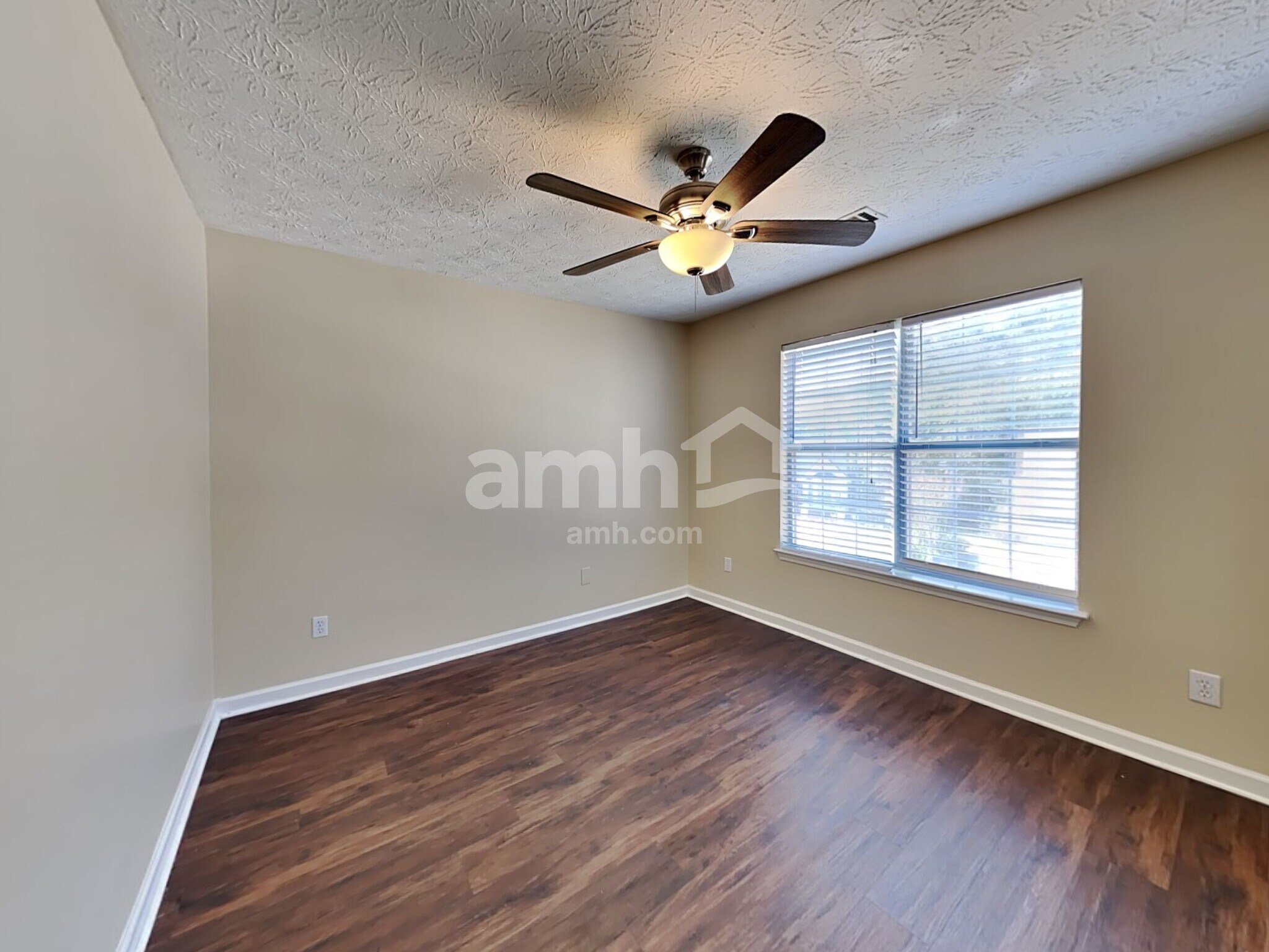 Building Photo - 1215 Wilkes Crest Dr