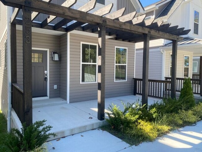 Building Photo - Beautiful New Construction in Madison - 3 Bed 2 Bath - Utilities & Lawncare Included