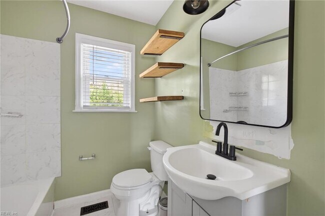 Building Photo - 8507 Chapin St