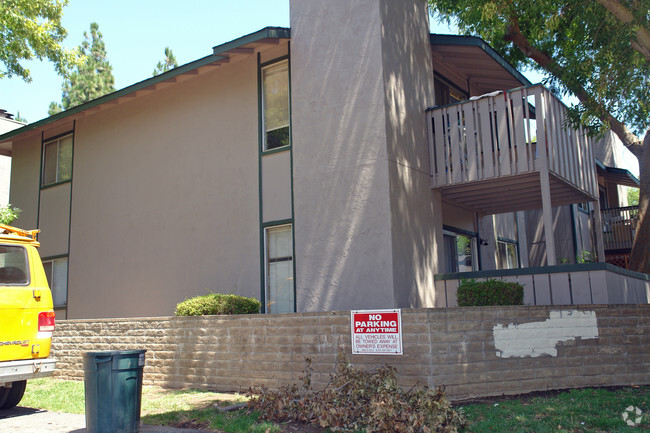 Building Photo - Beechwood Commons