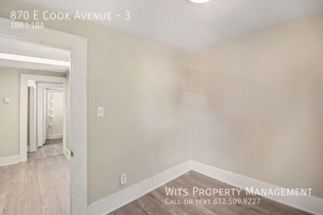 Building Photo - 870 Cook Ave E