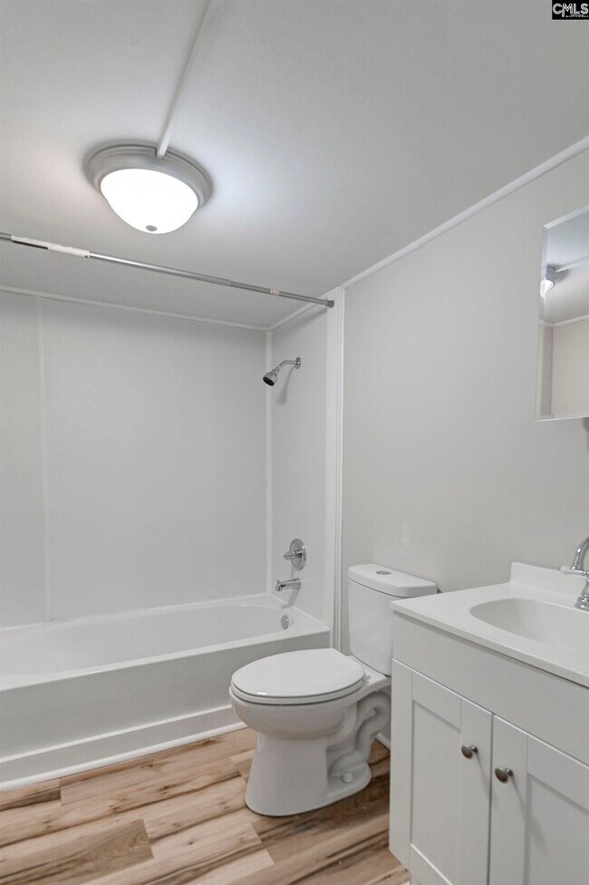 Building Photo - 203 Augusta St