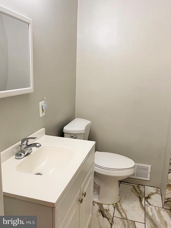 Building Photo - 105 Cooper Ave