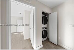 Building Photo - 2555 NE 193rd St