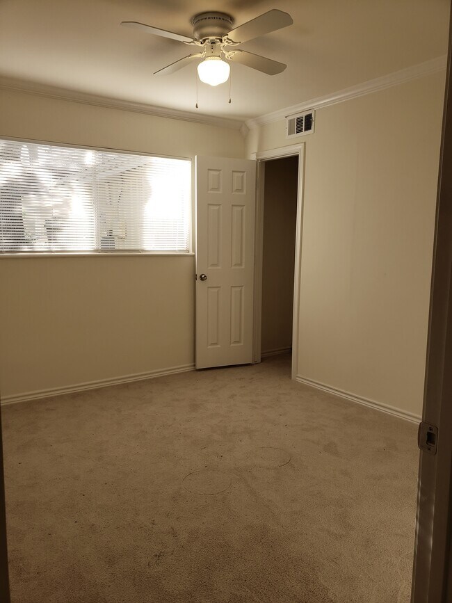 Bedroom - 2117 Rio Grande Plz