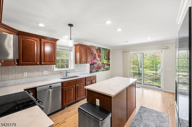 Building Photo - 112 Peapack Rd