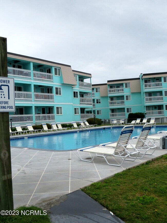 Building Photo - 301 Commerce Way