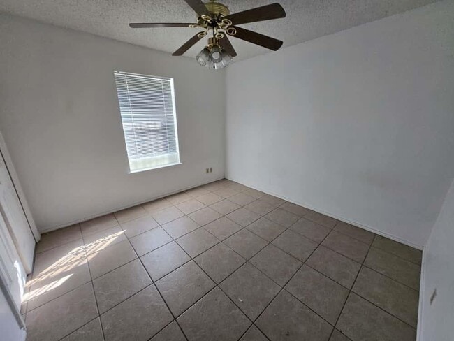 Building Photo - 802 Noel Ln