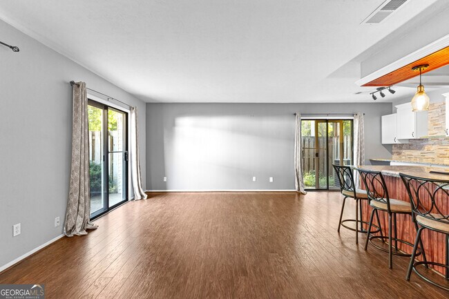 Building Photo - 143 Twiggs Cor