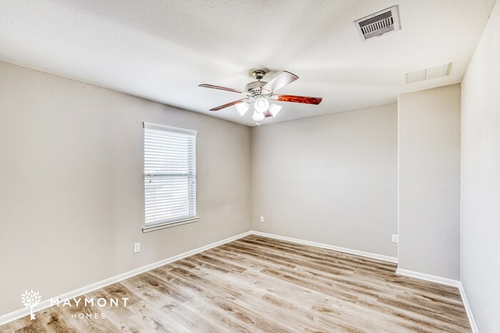 Building Photo - 5203 Bay Ln