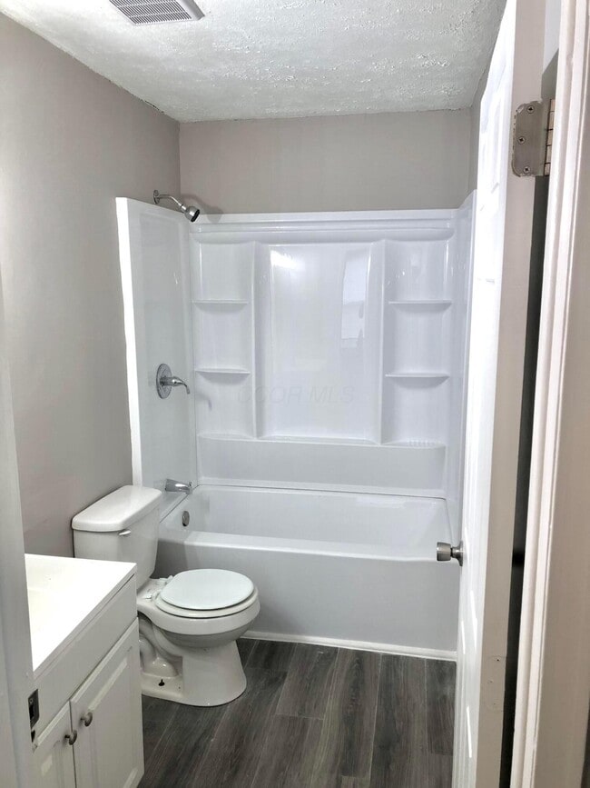 Building Photo - 5700 Crossing Ct