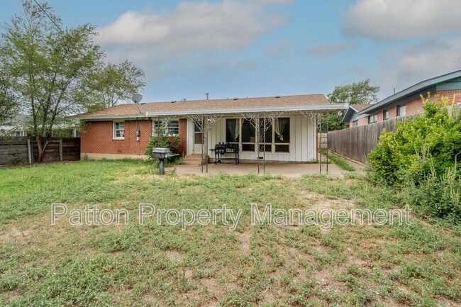 Building Photo - 1703 Pecos St