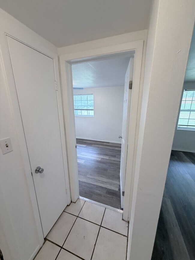 Building Photo - 21377 Campbell Dr