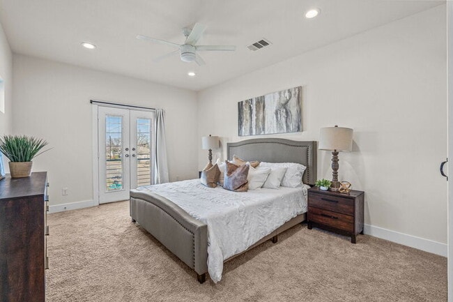 Building Photo - 600 Melba St