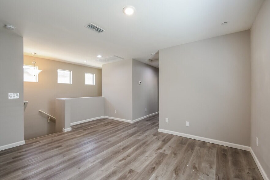 Building Photo - 12314 W Cactus Blossom Trail